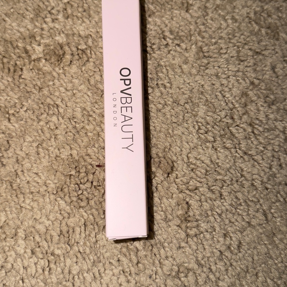 New OPV London Eyeliner Gel Pencil Duo
Shades- Black and Brown